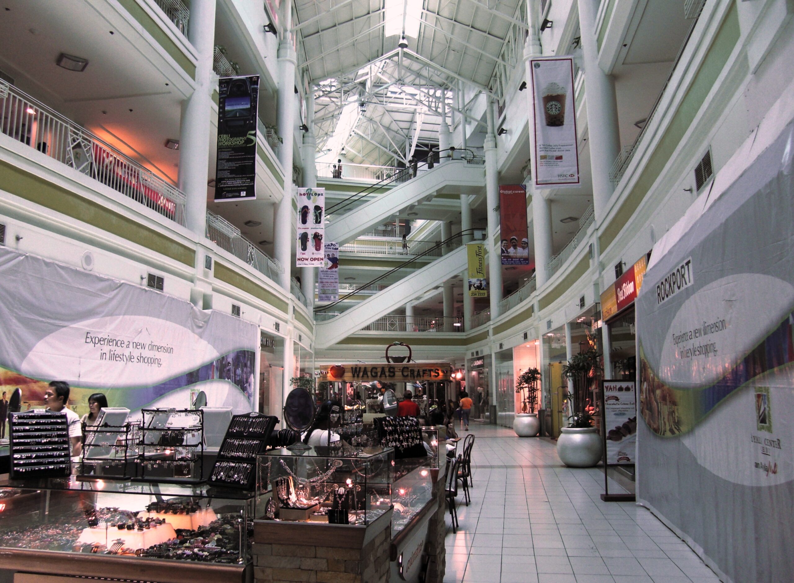 ショッピングモールのイメージ