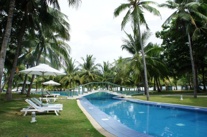 ホテルのプール