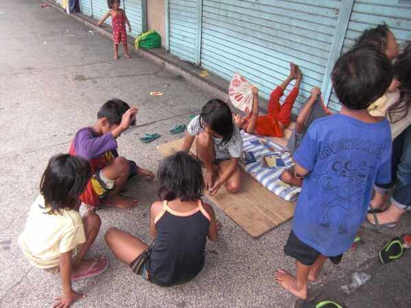 フィリピンのストリートチルドレン