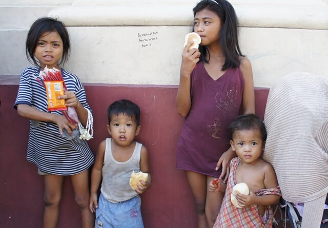 フィリピンのストリートチルドレン