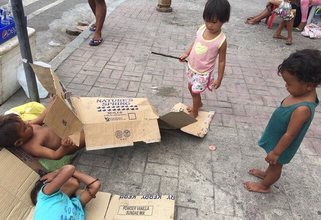 フィリピンのストリートチルドレン