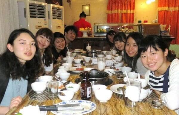 海外ボランティアの大学生