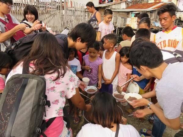 大学生の海外ボランティア