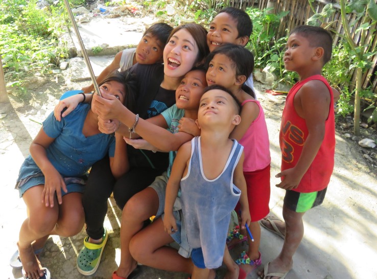 フィリピンのゴミ山の子ども
