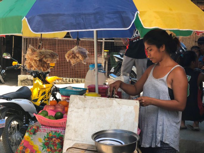 フィリピンの女性