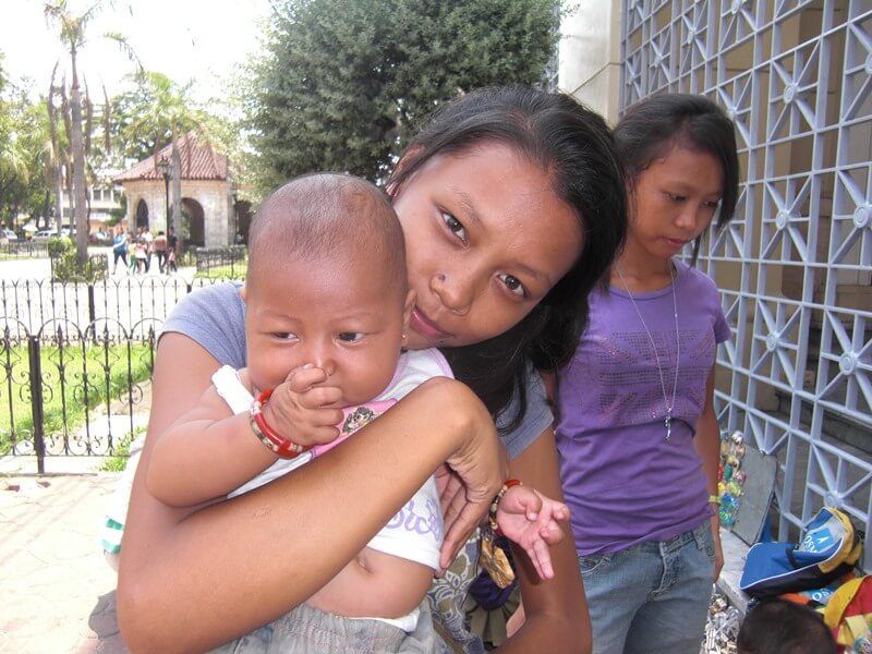 母親と赤ちゃん