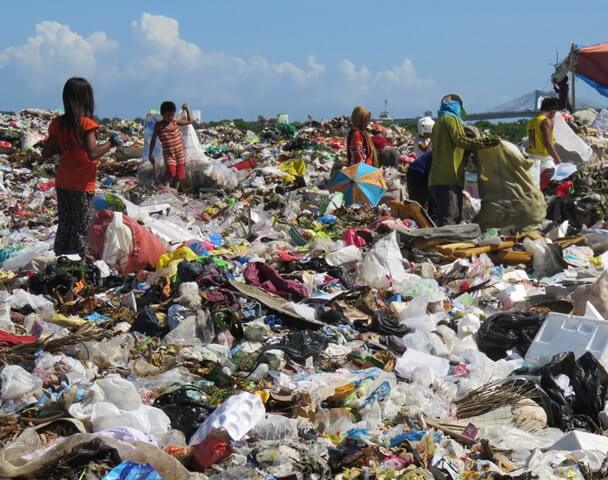 フィリピンのゴミ山